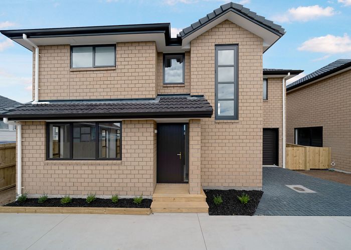  at 8A Strid Road, Te Atatu South, Waitakere City, Auckland