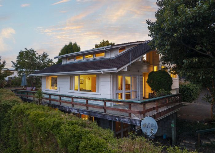  at 257 East Coast Road, Mairangi Bay, North Shore City, Auckland