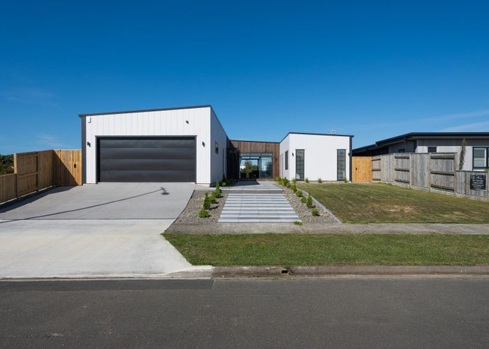  at 67 Vaucluse Heights, Fitzherbert, Palmerston North