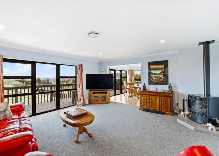  at 8 Limeburners Close, Hobsonville, Waitakere City, Auckland