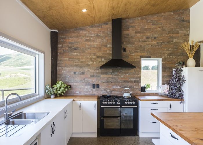  at 34 Highland View Drive, Tokomaru