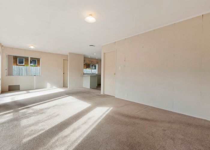  at 2/16 King Street, Papatoetoe, Manukau City, Auckland