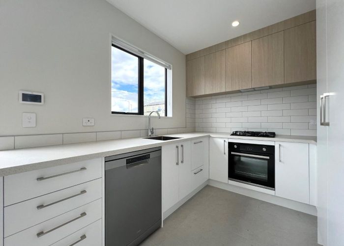  at 4 Nuku Place, Manurewa, Auckland