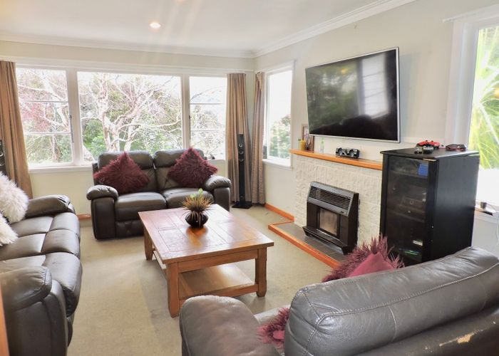  at 19 Mahoe Street, Tawa, Wellington