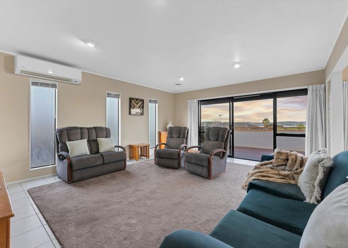  at 1/46 Westpark Drive, West Harbour, Waitakere City, Auckland