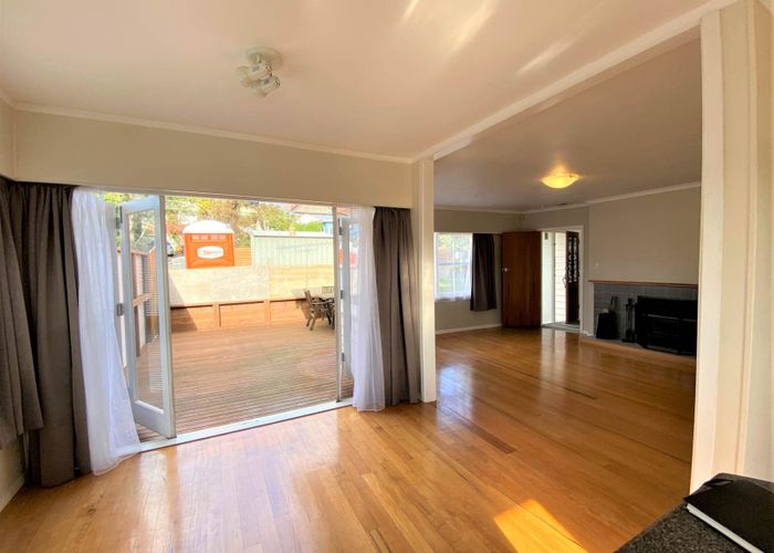  at 4 Madison Place, Forrest Hill, North Shore City, Auckland