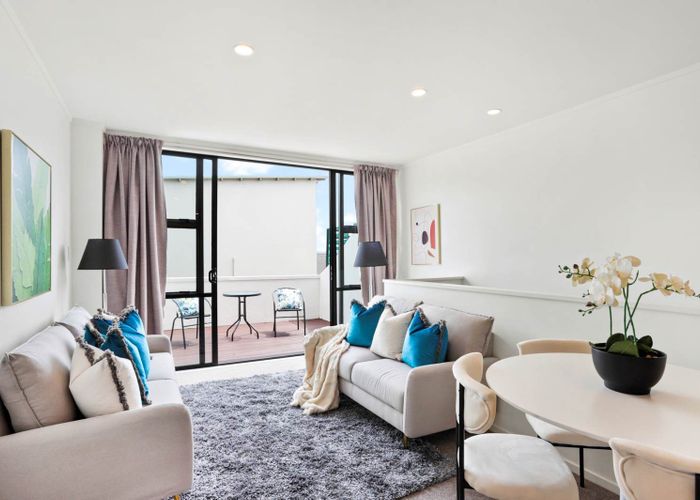  at 2/561 Blockhouse Bay Road, Blockhouse Bay, Auckland City, Auckland