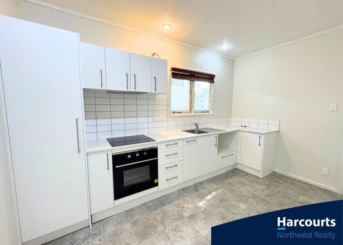  at 1a Truscott Place, West Harbour, Waitakere City, Auckland