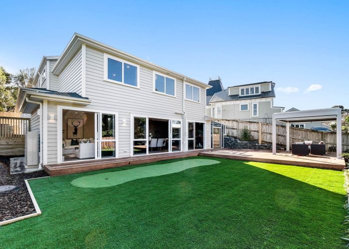  at 9C Olwyn Place, Greenhithe, North Shore City, Auckland