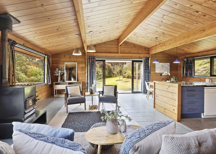  at 72 Gordon Road, Plimmerton, Porirua