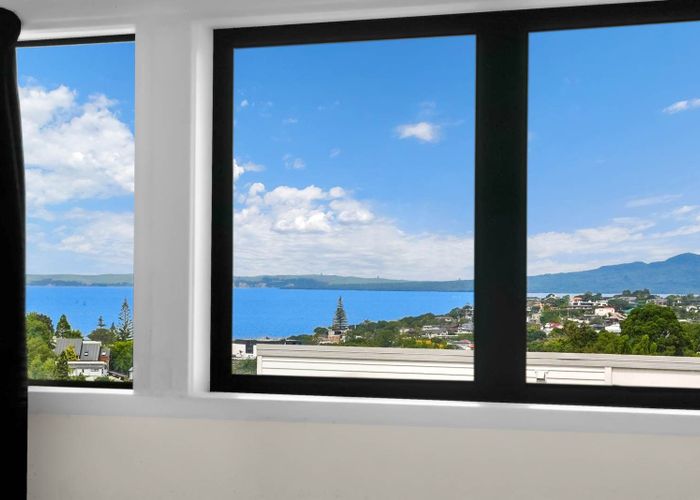  at 5 Wisteria Way, Mairangi Bay, North Shore City, Auckland