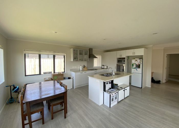  at 4 Pohue Avenue, Huapai, Kumeu