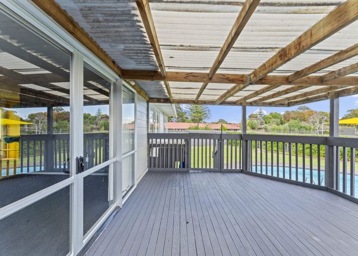  at 9 Lawford Place, Mangere, Auckland