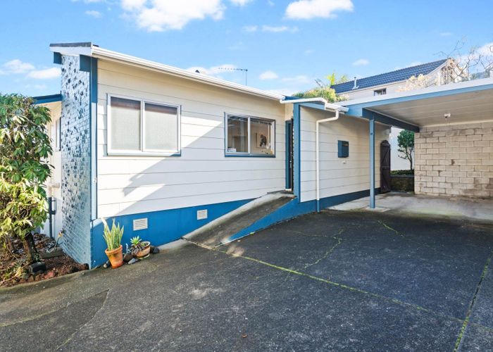  at 2/47 Rawene Road, Birkenhead, North Shore City, Auckland