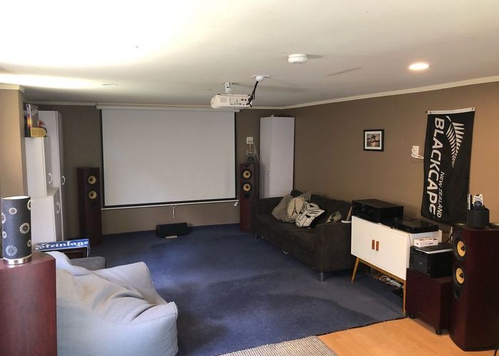  at 10 Yeoman Place, Howick, Manukau City, Auckland