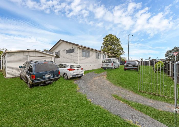  at 1 Becker Drive, Weymouth, Manukau City, Auckland