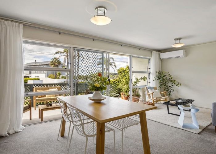  at 2/103 Vauxhall Road, Narrow Neck, Auckland