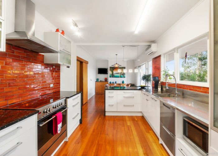  at 18 Exminster Street, Blockhouse Bay, Auckland City, Auckland