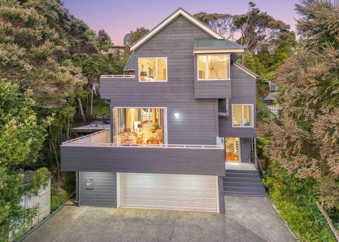  at 100 Hadfield Street, Beach Haven, North Shore City, Auckland