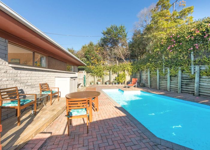  at 118 Candia Road, Henderson Valley, Auckland