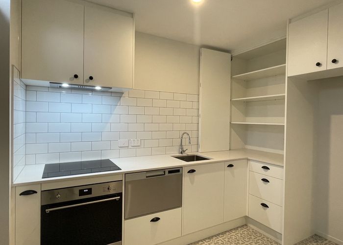  at 2/12 Burke Street, Addington, Christchurch City, Canterbury