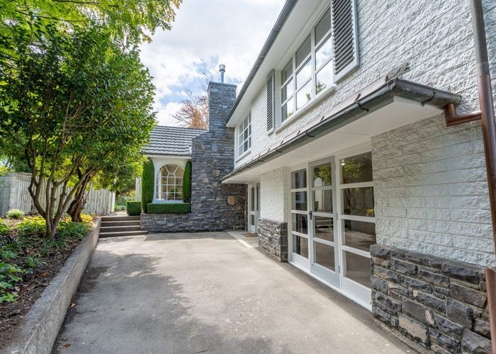  at 8 Tuirau Place, Ilam, Christchurch