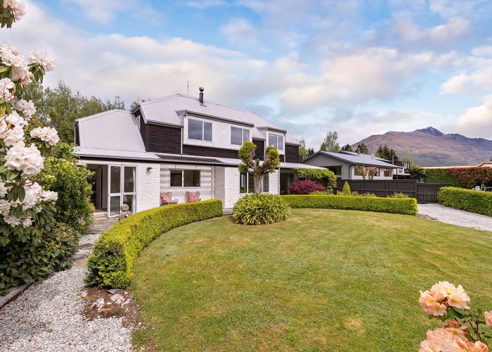  at 7 Kelvin Place, Kelvin Heights, Queenstown