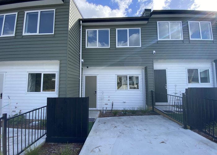  at 39 Kaimai Avenue, Massey, Auckland