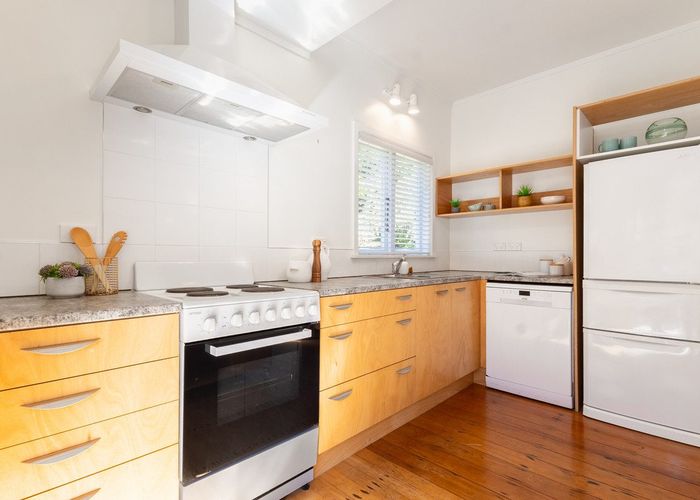 at 24 Queens Road, Waikanae Beach, Waikanae