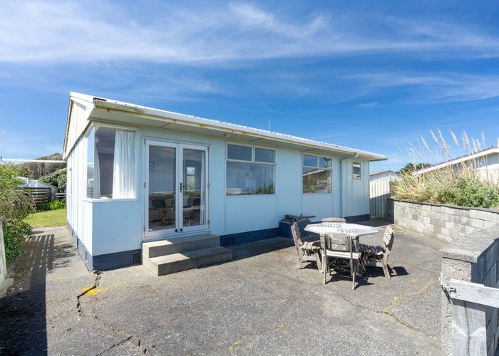  at 7 Kent Avenue, Waitarere Beach, Horowhenua, Manawatu / Whanganui