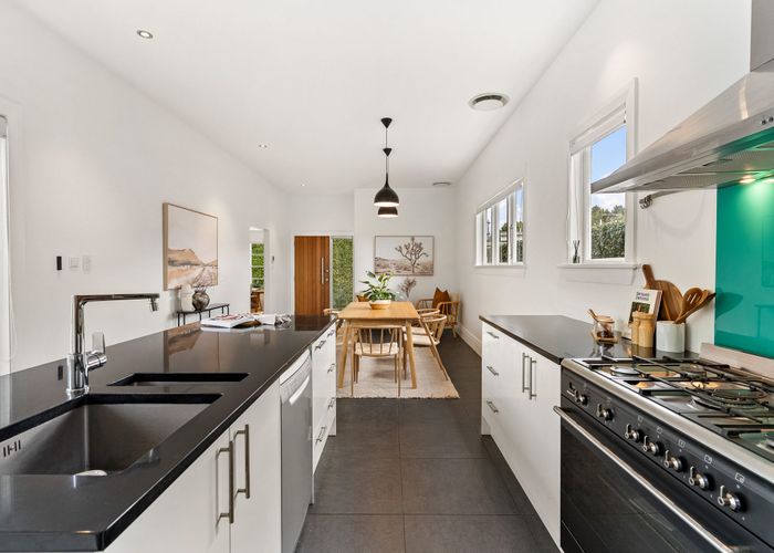  at 2/105 Lancaster Road, Beach Haven, North Shore City, Auckland