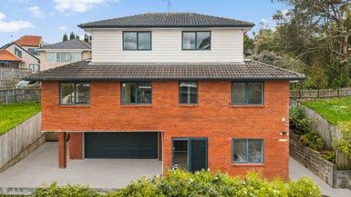  at 2/25 Keldale Place, Forrest Hill, Auckland