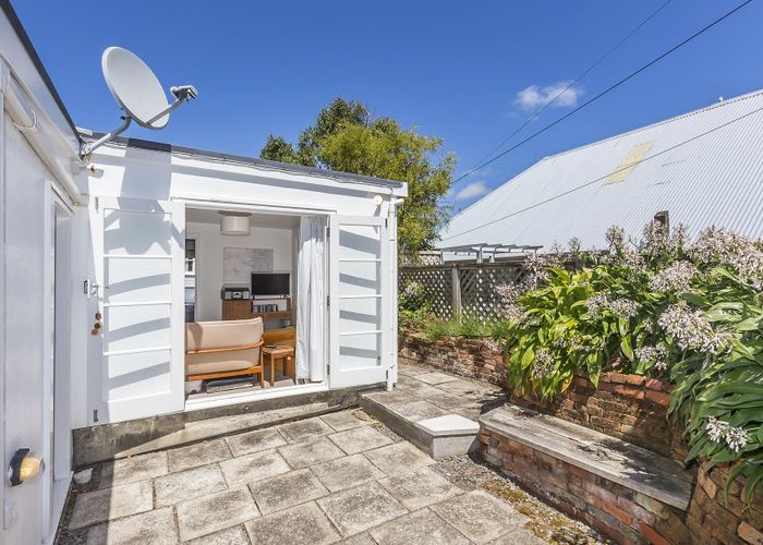  at 5 Stafford Street, Mount Victoria, Wellington