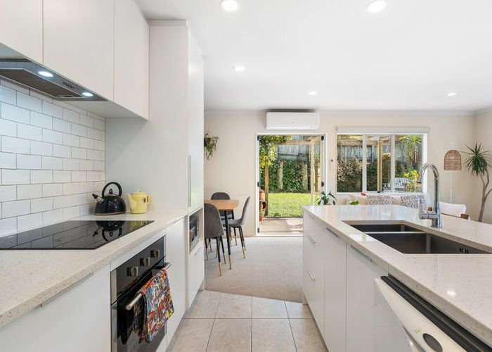  at 5/61 The Avenue, Albany, North Shore City, Auckland