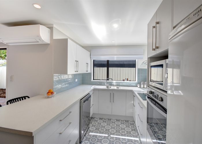  at 72C Queens Drive, Saint Kilda, Dunedin