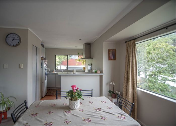  at 1/18 Atlantis Place, Tōtara Vale, Auckland