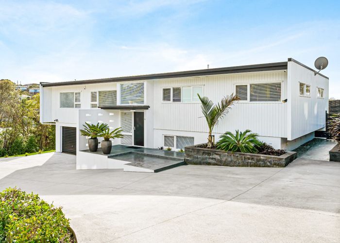  at 18 Hibiscus Place, Hillsborough, Auckland
