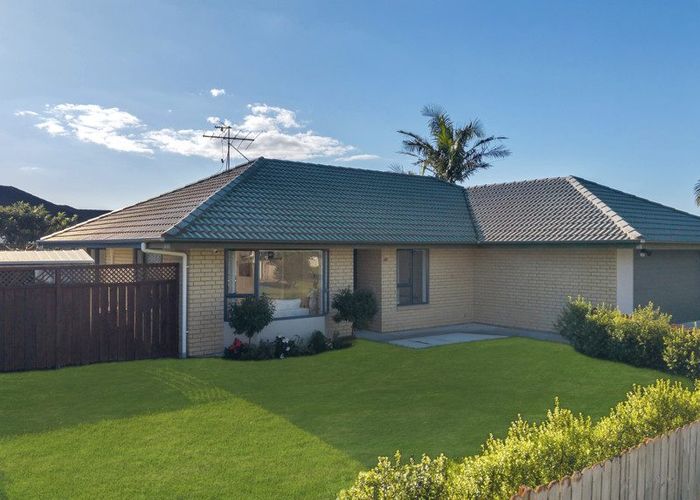  at 6 Frank Bunce Grove, Flat Bush, Auckland