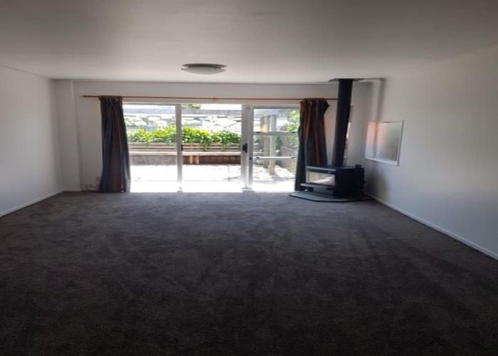  at 2/33 Mana Avenue, Titahi Bay, Porirua, Wellington
