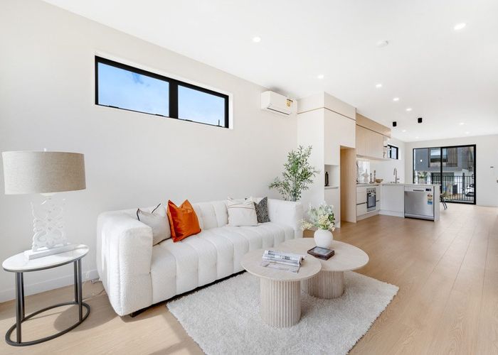  at 2/55 Tahetoka Street, Westgate, Waitakere City, Auckland