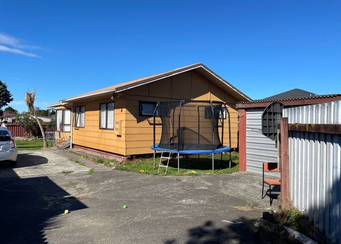  at 2/14 Martin Road, Manurewa, Manukau City, Auckland