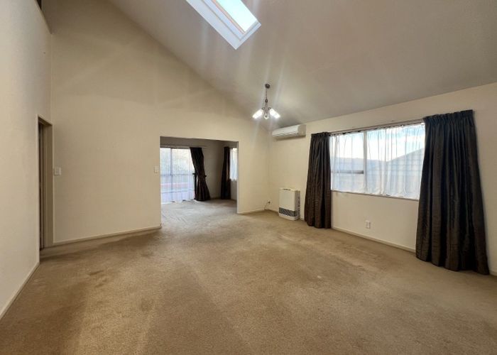  at 1 Northwood Close, Woodridge, Wellington, Wellington