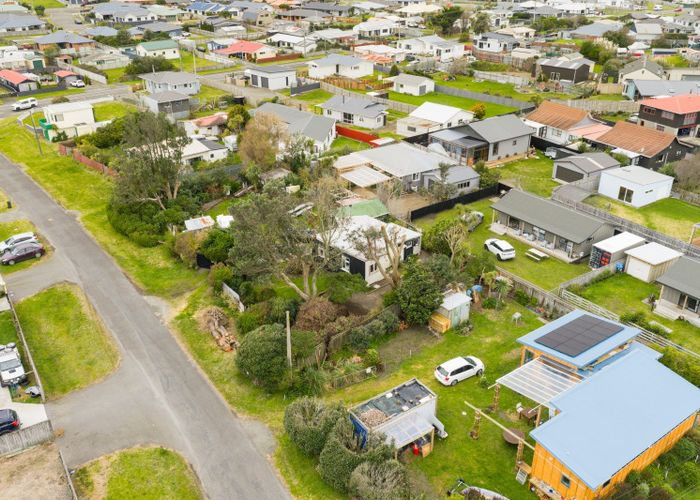  at 8 Robbie Street, Foxton Beach, Horowhenua, Manawatu / Whanganui