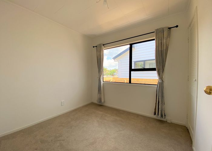  at 49 Meadowood Drive, Unsworth Heights, North Shore City, Auckland