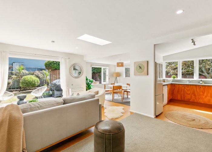  at 174 Queens Drive, Lyall Bay, Wellington