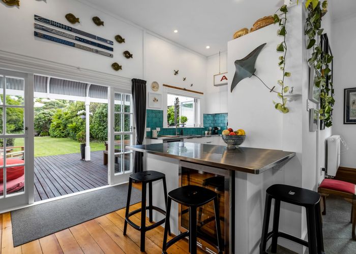  at 194 Onepu Road, Lyall Bay, Wellington, Wellington