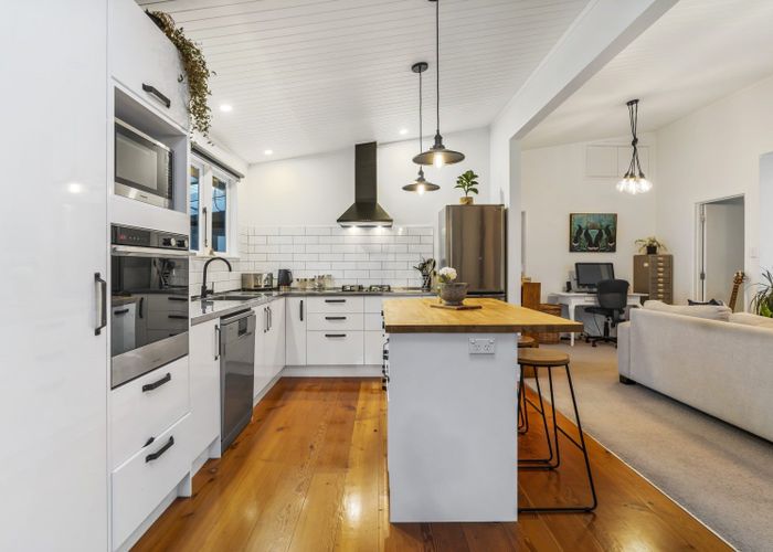  at 6 Widdison Place, Whangamatā