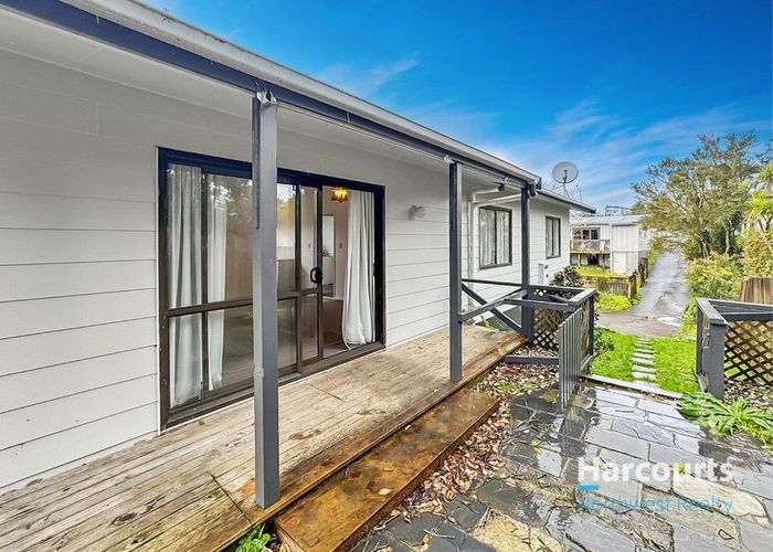  at 1/729 Swanson Road, Swanson, Auckland