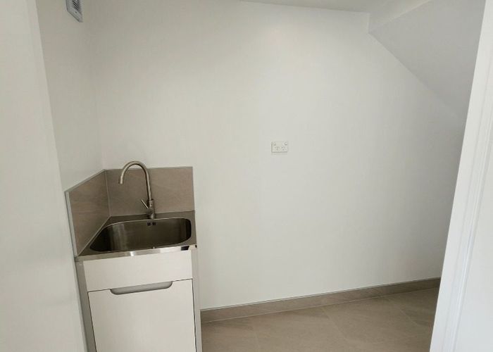  at 4/25 Manse Road, Pahurehure, Papakura, Auckland