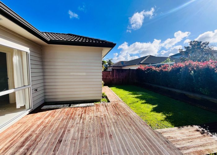  at 8 Stamford Crescent, Flat Bush, Manukau City, Auckland